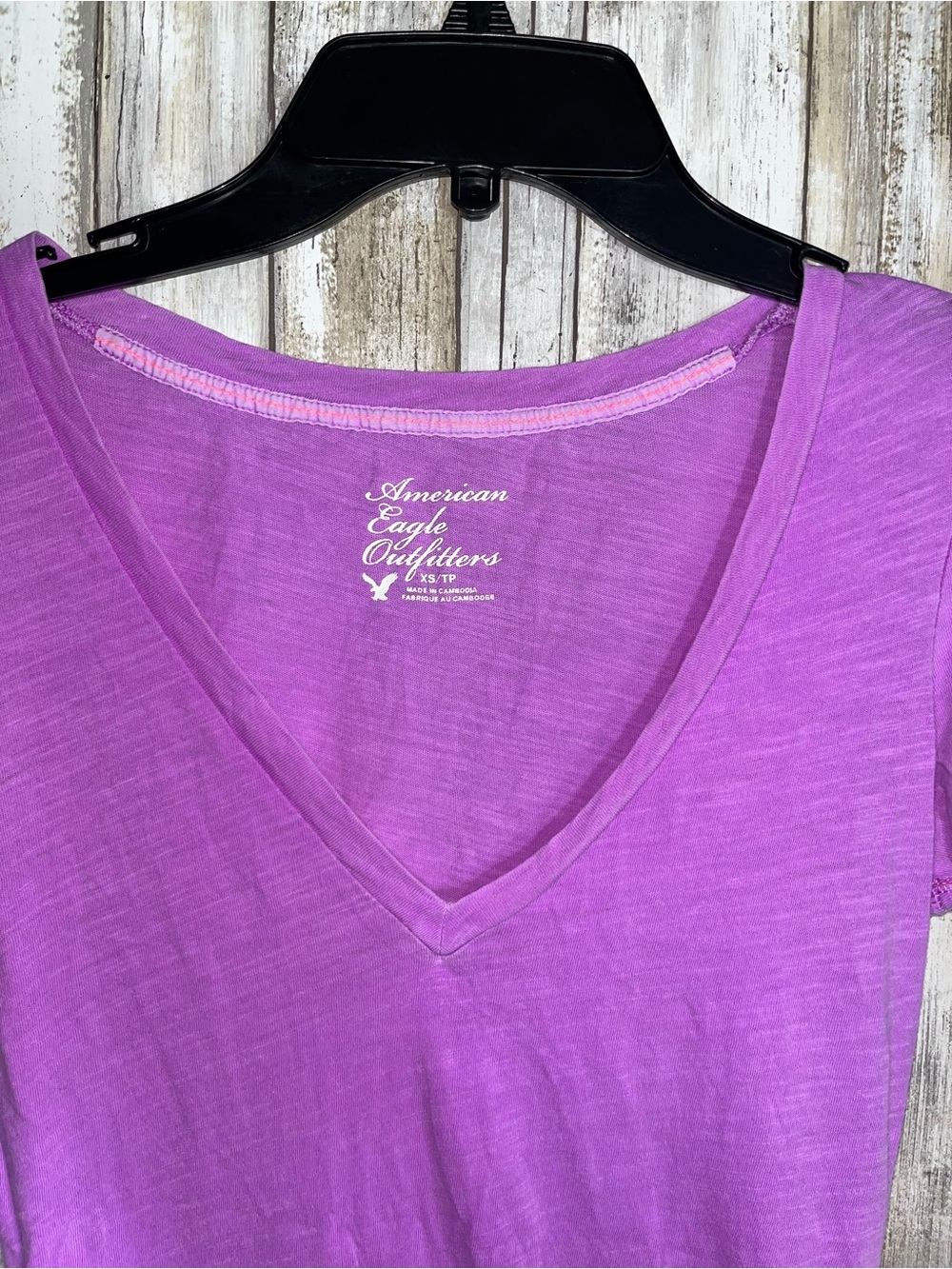 American Eagle Purple V Neck Tee XS Soft Cotton Casual Basic T Shirt - Picture 3 of 6